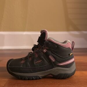 Keen Girls Hiking Boots